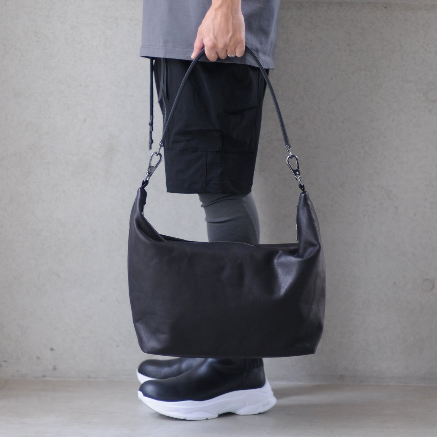 LEATHER MULTI SHOULDER BAG