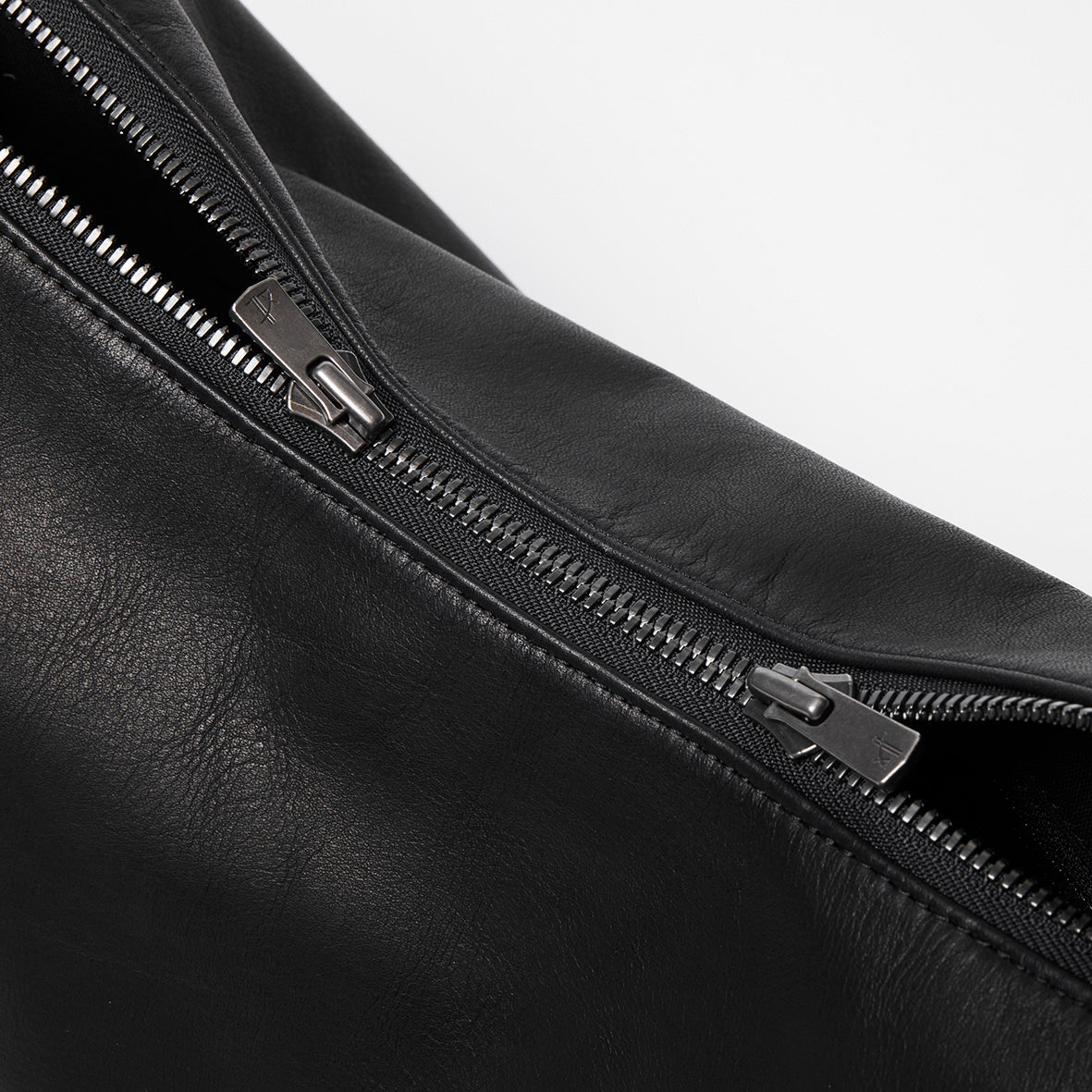 LEATHER MULTI SHOULDER BAG