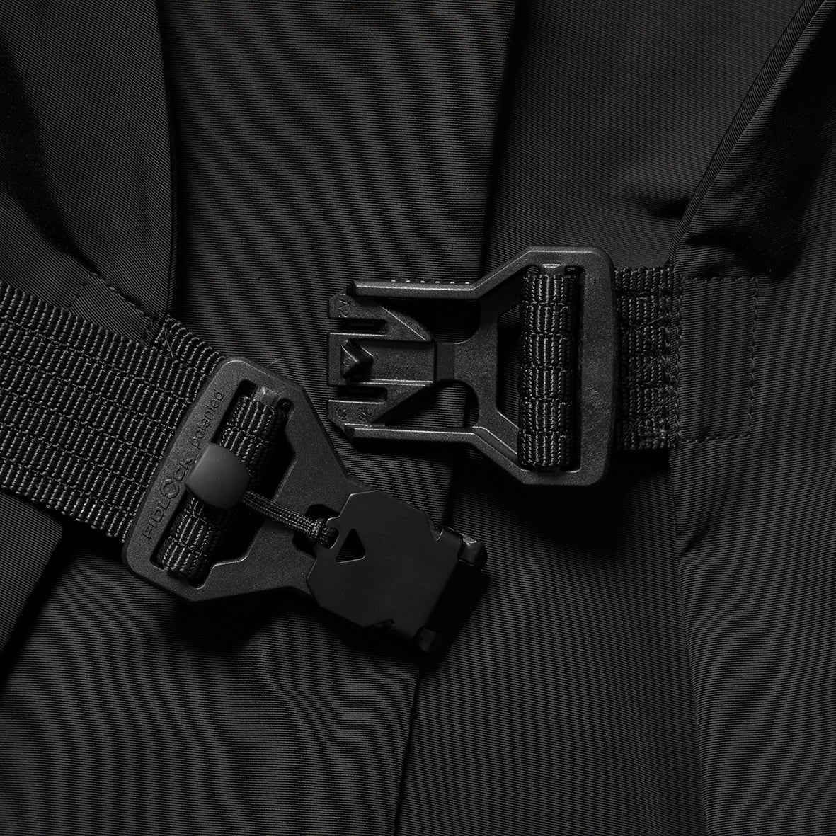 2WAY TACTICAL VEST BAG