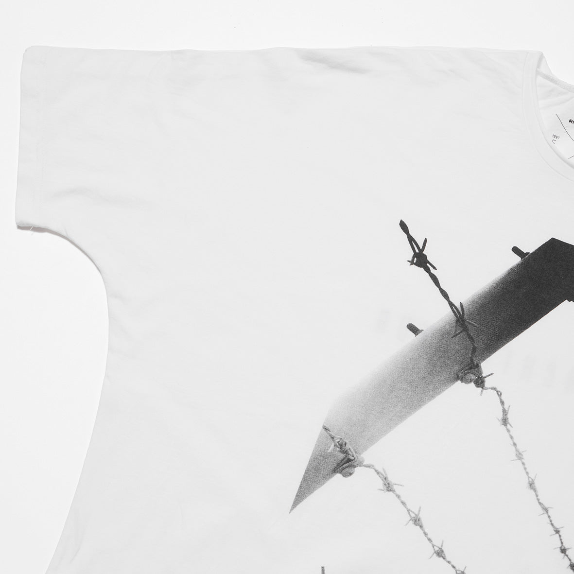 RVWM 『MONOCHROME ANARCHY TEE』